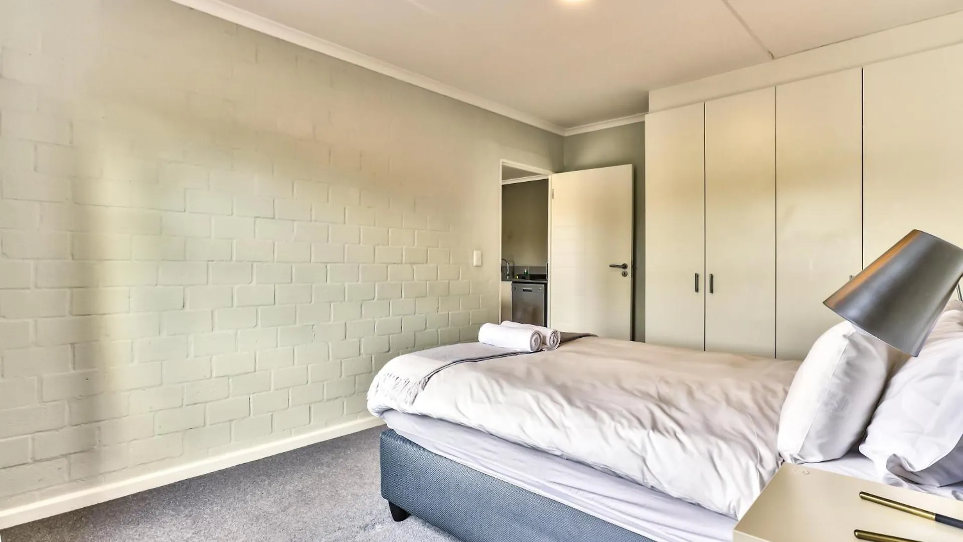 Wink Aparthotel Eaton Square Cape Town 3*,